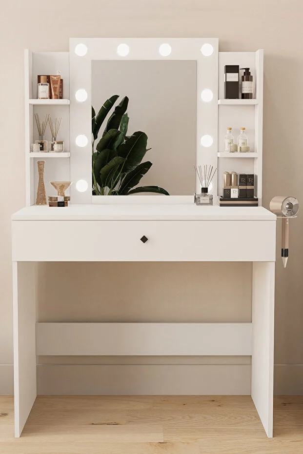 Hollywood Işıklı Aynalı Kulis Makyaj Masası Takı Düzenleyici Beyaz Patentli Tasarım Hollywood Işıklı Aynalı Kulis Makyaj Masası Takı Düzenleyici Beyaz Patentli Tasarım